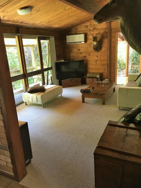 Hilltop - Yarra Valley Accommodation 3