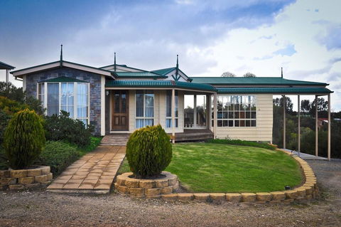 Baywatch - Yarra Valley Accommodation 12