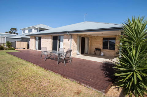 Waterfront On Jefferson, At Wellington Marina, SA - Yarra Valley Accommodation 20