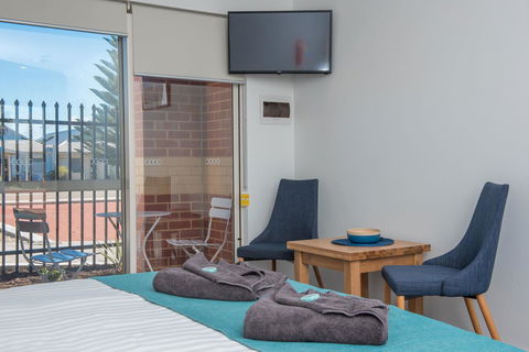 Jurien Bay Motel Apartments - Yarra Valley Accommodation 8