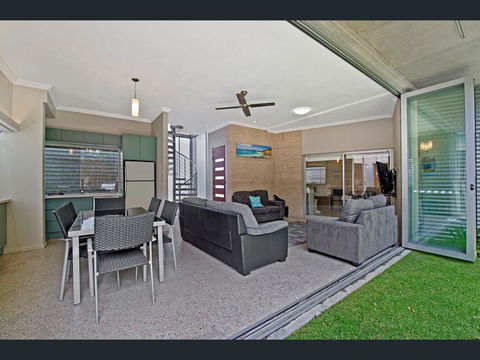 Crescent Head Spa Villa - Yarra Valley Accommodation 9