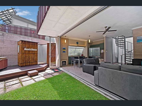 Crescent Head Spa Villa - Yarra Valley Accommodation 10
