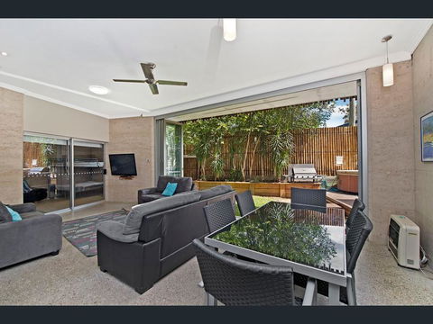 Crescent Head Spa Villa - Yarra Valley Accommodation 12