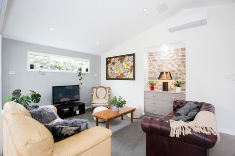 Armidale Cottage - House 2 - Yarra Valley Accommodation 21