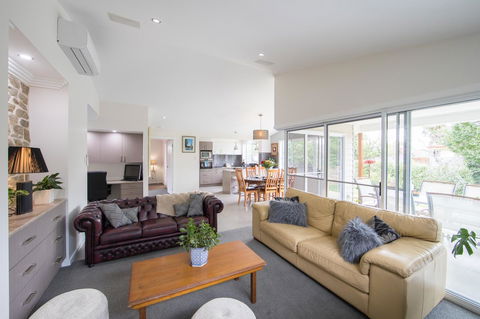 Armidale Cottage - House 2 - Yarra Valley Accommodation 19