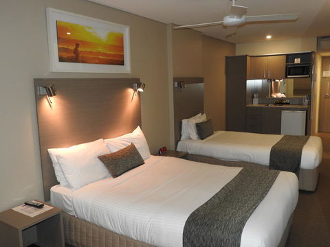 Manly Paradise Motel & Apartments - Yarra Valley Accommodation 1