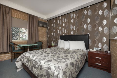 Grand Manor Motor Inn - Yarra Valley Accommodation 0