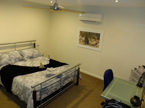 Rock Wallaby - Yarra Valley Accommodation 9