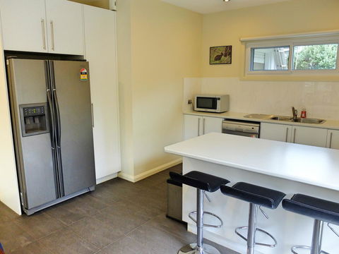 Rock Wallaby - Yarra Valley Accommodation 1