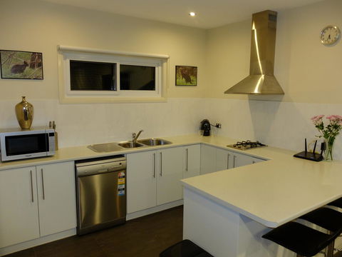 Rock Wallaby - Yarra Valley Accommodation 12