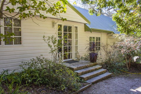 Bygone Beautys Cottages - Bronte Cottage - Yarra Valley Accommodation 1