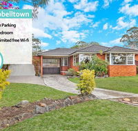 CAMPBELLTOWN HOLIDAY HOME 3 BED  FREE PARKING NCA039 - Yarra Valley Accommodation