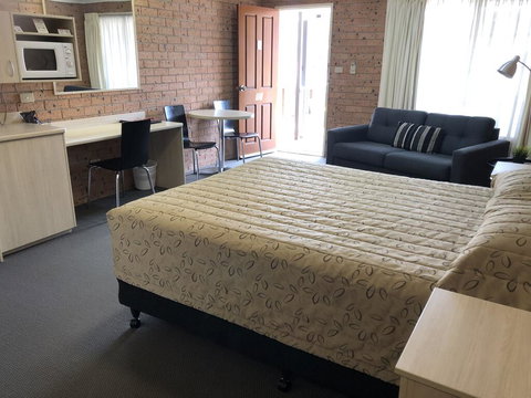 Cardiff Motor Inn - Yarra Valley Accommodation 1