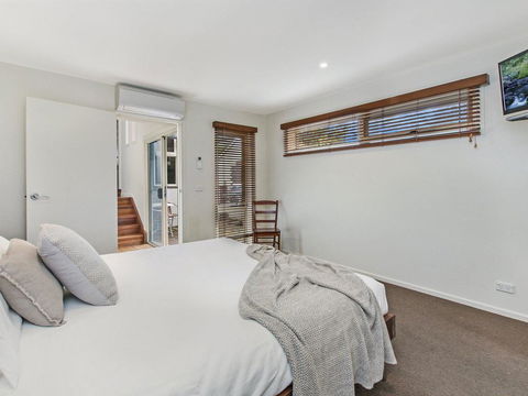 CASTWOOD VILLA No. 1 - Yarra Valley Accommodation 0