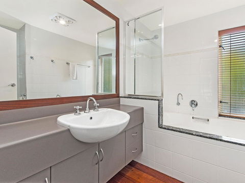 CASTWOOD VILLA No. 1 - Yarra Valley Accommodation 3
