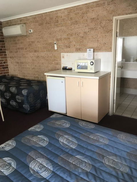 Cedar Lodge Motel - Yarra Valley Accommodation 3