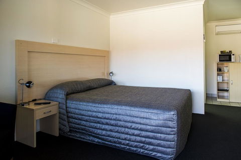 Cherry Blossom Motor Inn - Yarra Valley Accommodation 1
