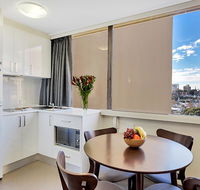 Cosmopolitan apartment at College St - Yarra Valley Accommodation