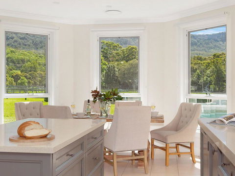 Cowley House - Stunning Entertainer, Views, Pool - Yarra Valley Accommodation 1