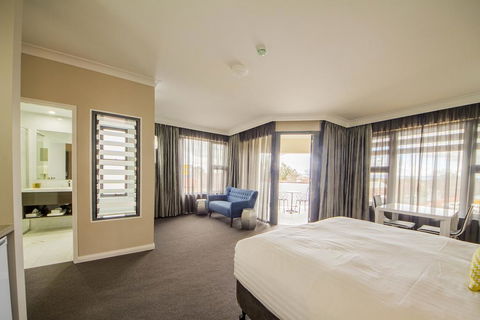 Cowra Services Club Motel - Yarra Valley Accommodation 3