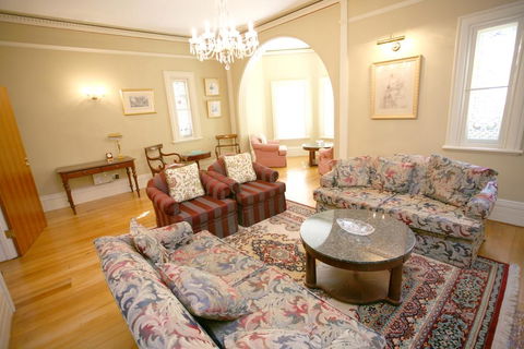 Darcy's Hotel - Yarra Valley Accommodation 2