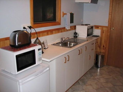 Derwent Bridge Chalets & Studios - Yarra Valley Accommodation 3