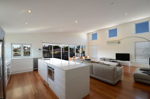 Dream Catcher Beach House - Shellharbour - Yarra Valley Accommodation 2