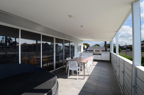 Dream Catcher Beach House - Shellharbour - Yarra Valley Accommodation 1