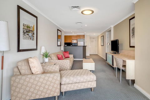 DREAM HARBOUR VIEW 2 BRM // GYM, POOL And PARKING - Yarra Valley Accommodation 3