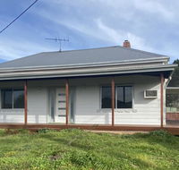 Ellalong Lagoon Home with a view - Yarra Valley Accommodation