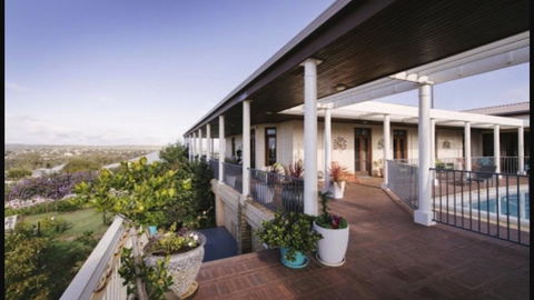 Fairway Manor Accomodation - Yarra Valley Accommodation 0