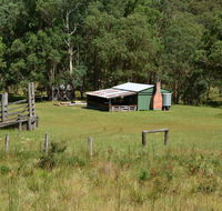 Four Bull Hut - Yarra Valley Accommodation