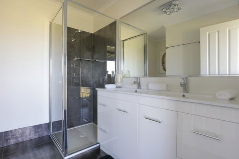 Harmans Lodge Private Rural Escape - Yarra Valley Accommodation 3