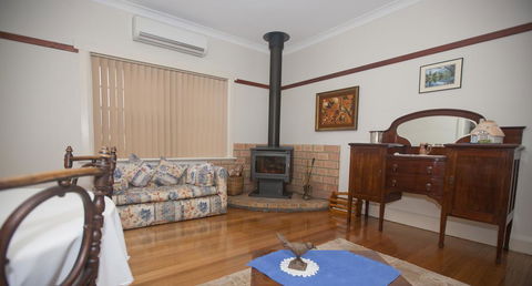 Hillside Cottage - Yarra Valley Accommodation 3