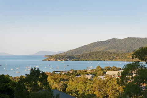 Laguna Views - Airlie Beach - Yarra Valley Accommodation 0