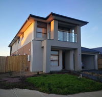 lily family - Yarra Valley Accommodation
