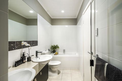 LUXURY Davcorp Executive Rentals - Free Wifi Wine Netflix And Parking In Brompton - Yarra Valley Accommodation 1