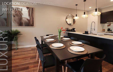 LUXURY Davcorp Executive Rentals - Free Wifi Wine Netflix And Parking In Brompton - Yarra Valley Accommodation 0