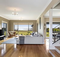 LUXURY WATERFRONT FAMILY HOME-TASMANIA I-L'Abode - Yarra Valley Accommodation