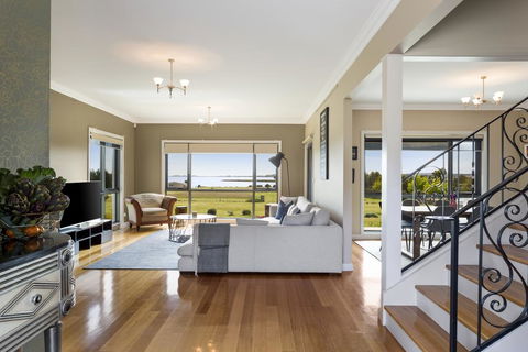LUXURY WATERFRONT FAMILY HOME-TASMANIA (I)-L'Abode - Yarra Valley Accommodation 0