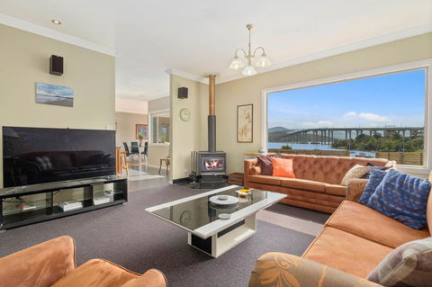 Manfield City Waterfront View Cottage - Yarra Valley Accommodation 0