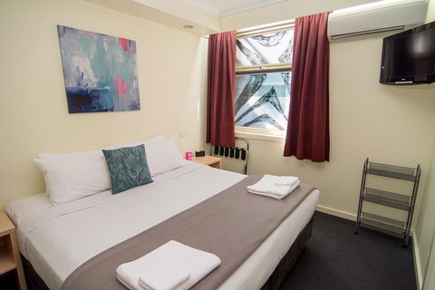 Miami Hotel Melbourne - Yarra Valley Accommodation 1