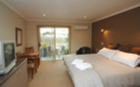 Motel Strahan - Yarra Valley Accommodation 1