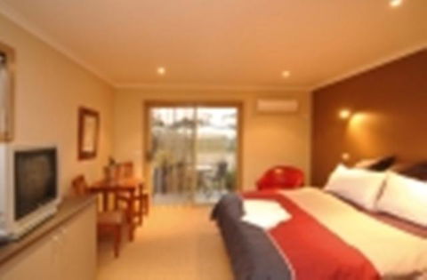 Motel Strahan - Yarra Valley Accommodation 2