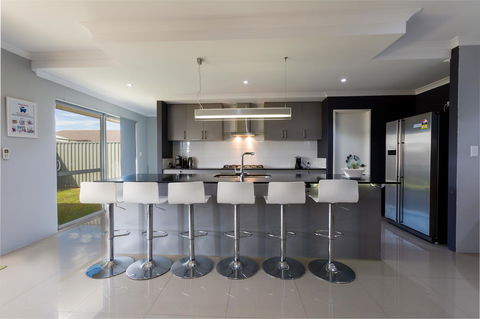 Rainbow Dream House - Yarra Valley Accommodation 5