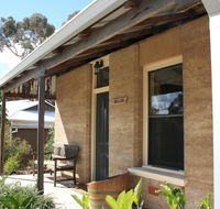 Hotham Ridge Winery and Cottages - Yarra Valley Accommodation