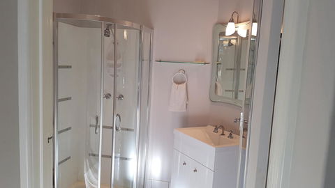Stirling Apartments - Studio 1 - Yarra Valley Accommodation 3