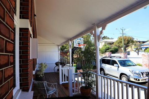 Fremantle Heritage Home For You To Enjoy! - Yarra Valley Accommodation 6