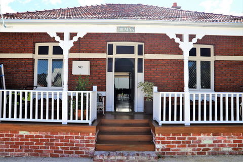 Fremantle Heritage Home For You To Enjoy! - Yarra Valley Accommodation 16
