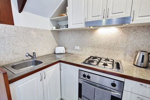 Fremantle Townhouse Unit 6 - Yarra Valley Accommodation 4